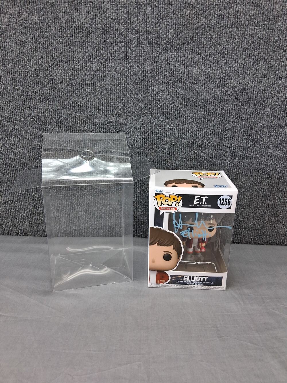 Funko Pop Elliot 1256 Henry Thomas Autographed Dual Authentication